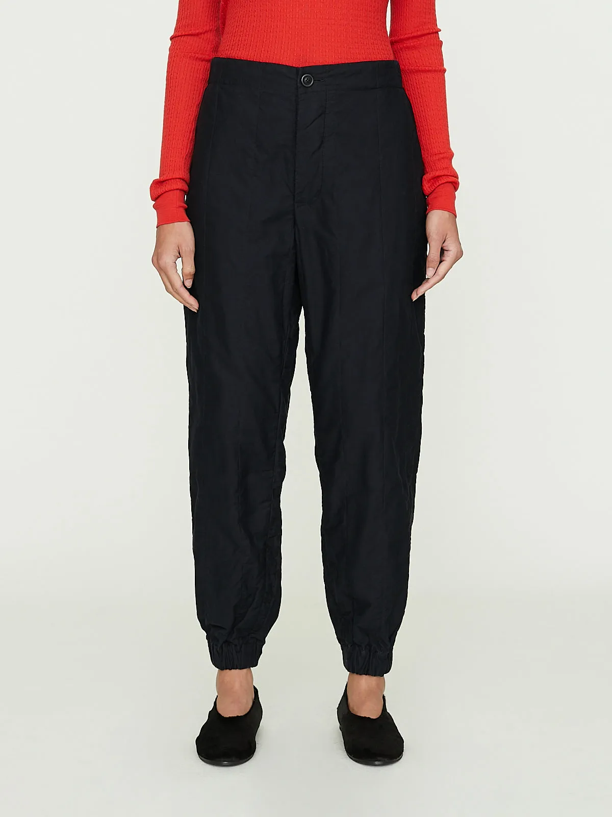 Isa Pant in Black