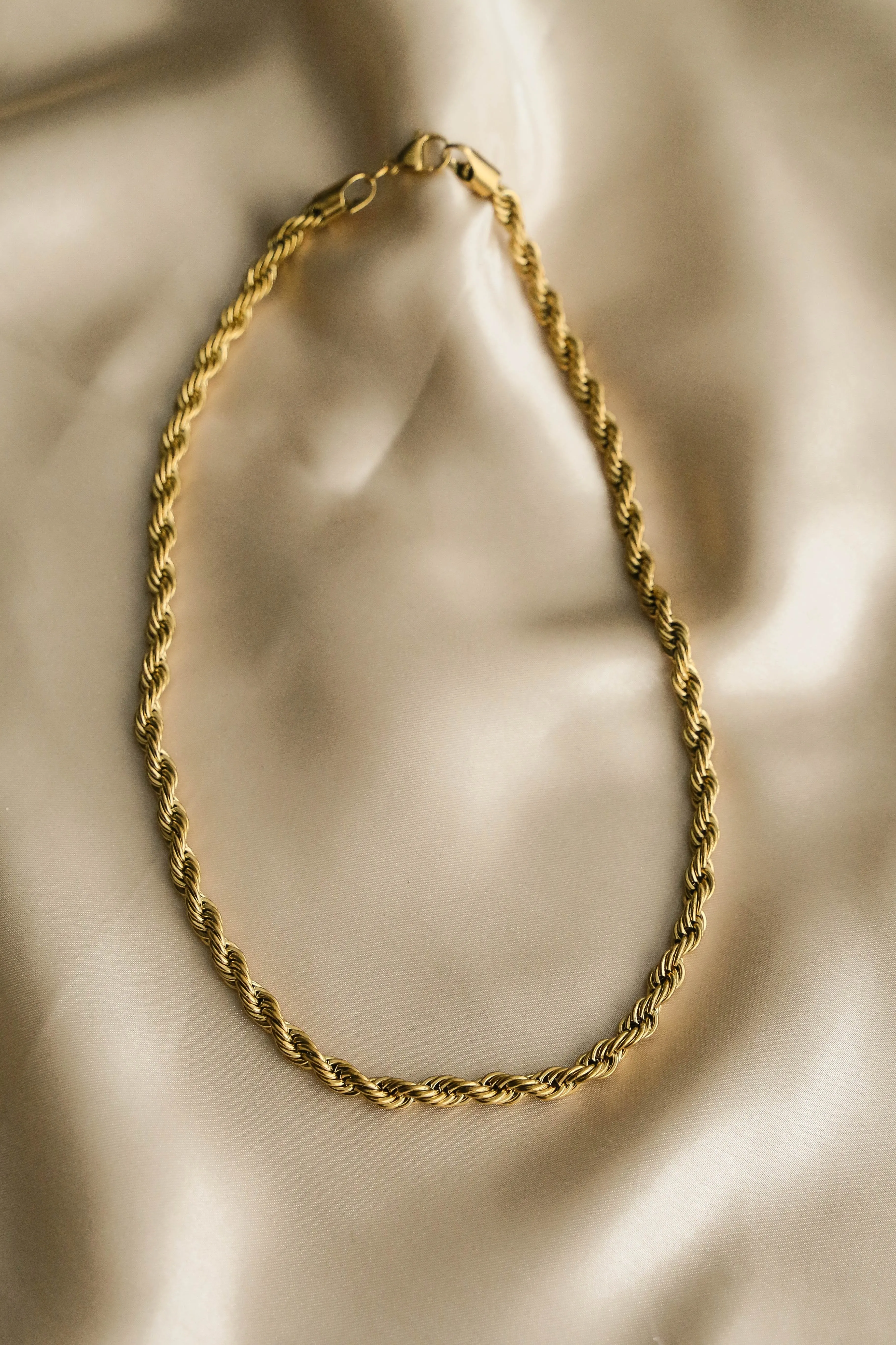 Lola Necklace