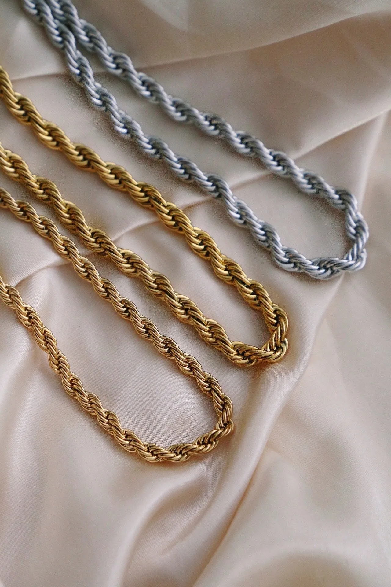 Lola Necklace